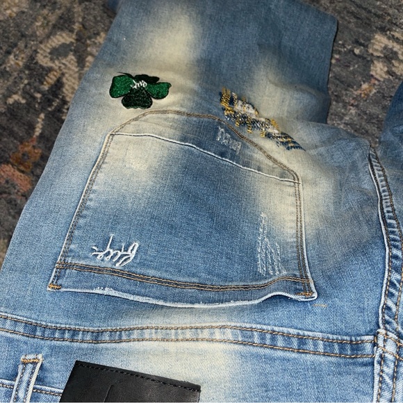 Filthy Wealth Clover Blue Distressed Denim Jeans Size 36 - Picture 7 of 11